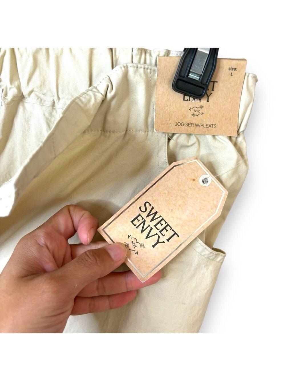 NWT Sweet Envy Beige Lightweight Pleated Joggers - Large - Picture 7 of 10
